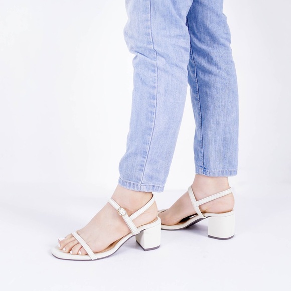 Jobel Heels - Picture 1 of 4